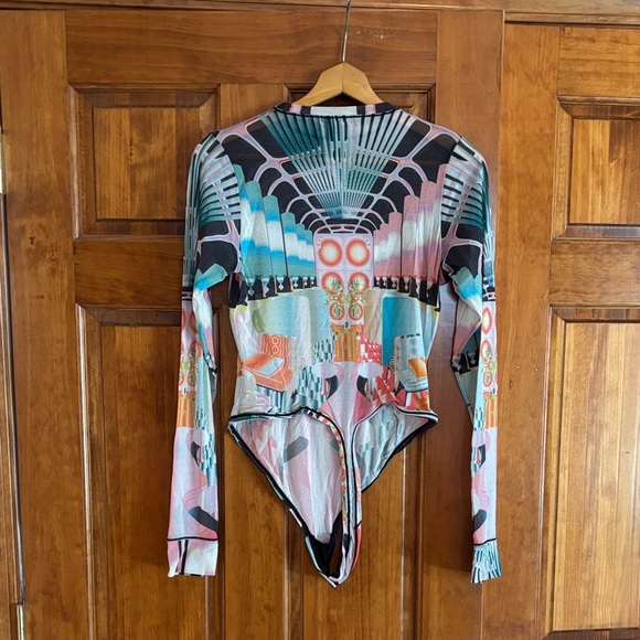 SKIMS Colorful Abstract Long Sleeve Bodysuit - Picture 12 of 13